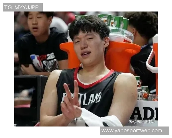 杨瀚森成为球迷唯一兴奋点明天球队或将让罗威休息调整